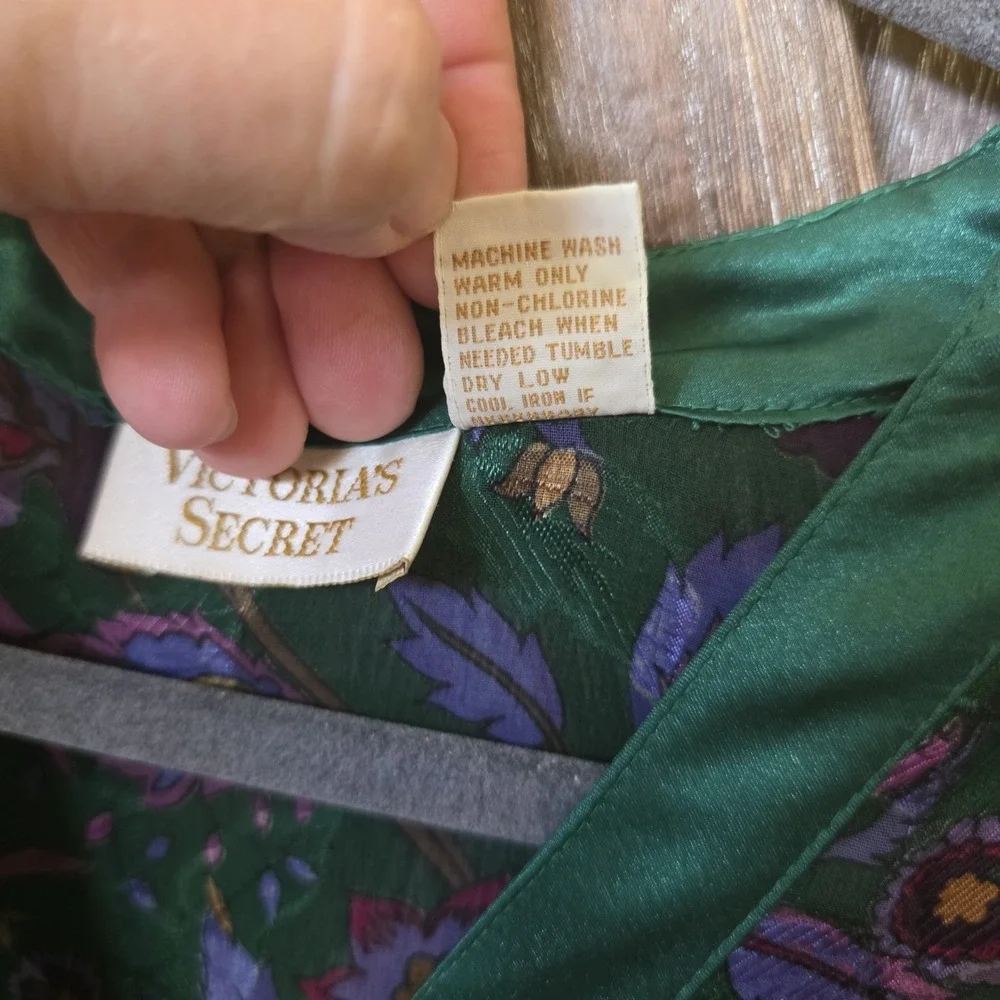 Victoria's Secret Robe Women's Size M/L Green Multi Floral Gold Label  Buttons